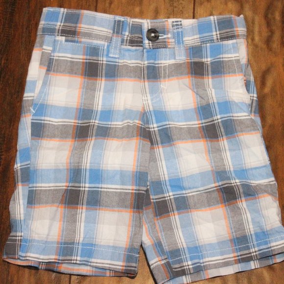 3/$20 🏷️ Old Navy Boys Plaid Shorts Size 4T - Picture 2 of 2